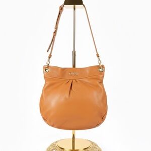 MARC BY MARC JACOBS TAN LEATHER HOBO SHOULDER BAG
WOMAN